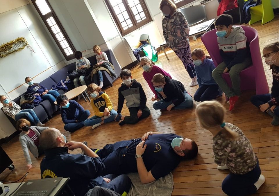 Les élèves de CM2 passent leur PSC1